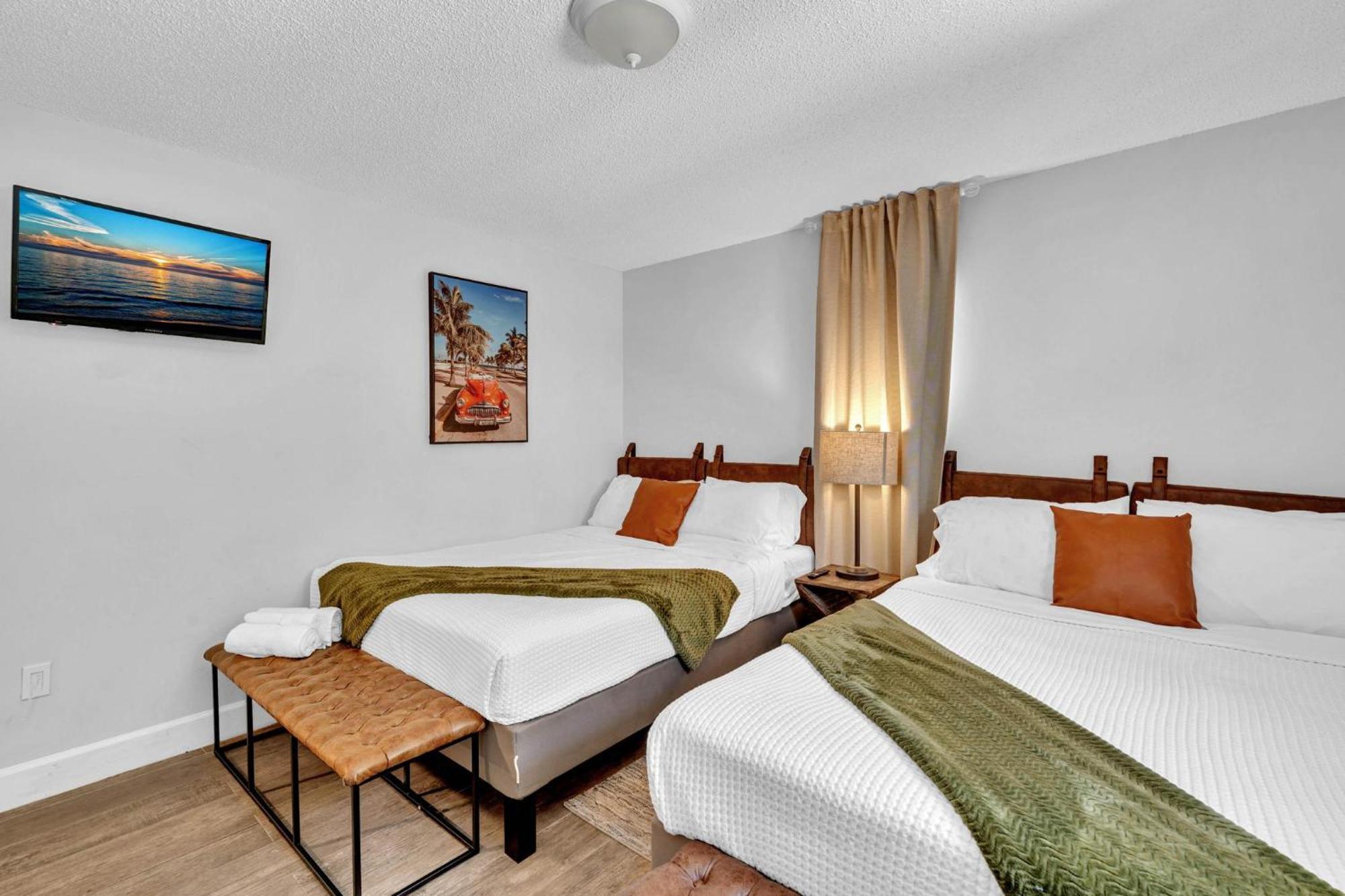 Estelo'S Place - Modern Townhouse With King Bed, Only 5 Min From The Airport! 迈阿密 外观 照片