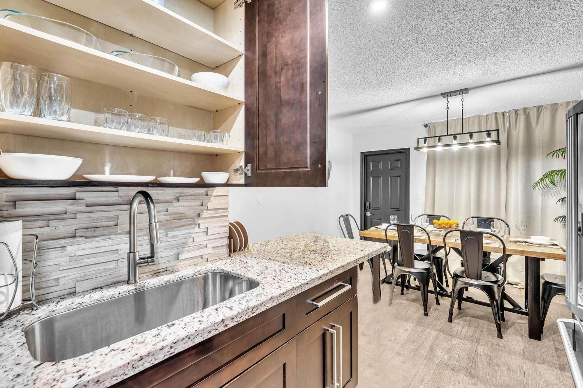 Estelo'S Place - Modern Townhouse With King Bed, Only 5 Min From The Airport! 迈阿密 外观 照片